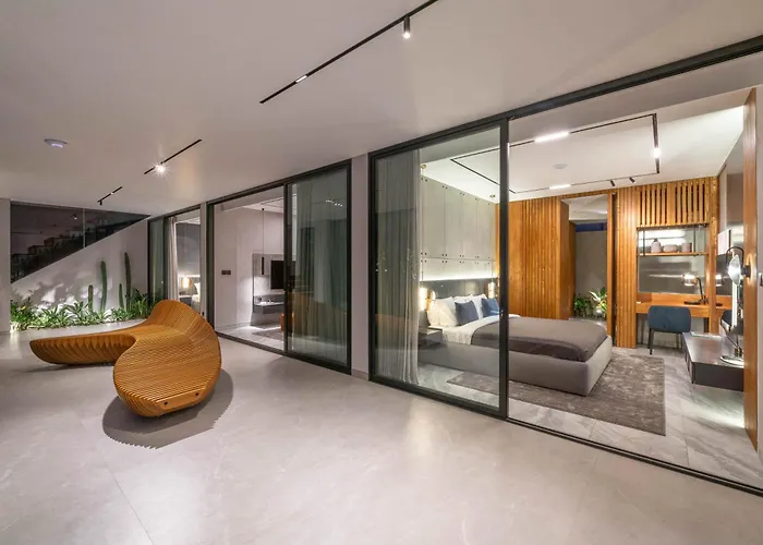 Beyond The Palms - Impressive Brand New 4br With Rooftop