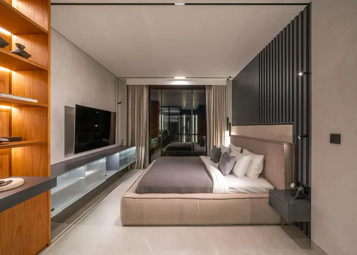 Beyond The Palms - Impressive Brand New 4br With Rooftop ヴィラ チャングー