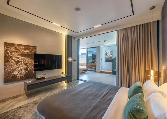Beyond The Palms - Impressive Brand New 4br With Rooftop * チャングー