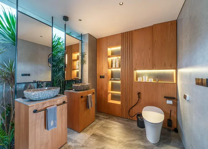 Beyond The Palms - Impressive Brand New 4br With Rooftop *