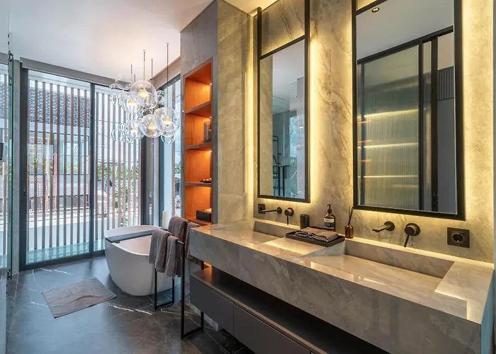 Beyond The Palms - Impressive Brand New 4br With Rooftop